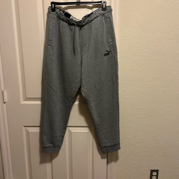 EUC men’s Puma joggers - Picture 1 of 3